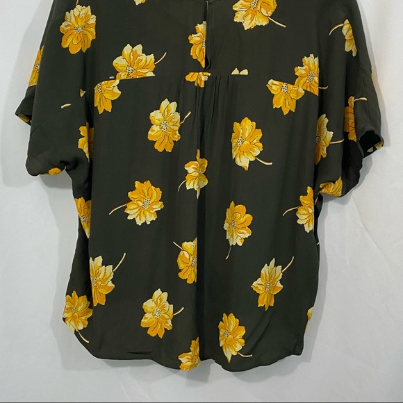 Madewell Rhyme Short Sleeve Keyhole Blouse Top in Fall Flowers - Picture 8 of 11